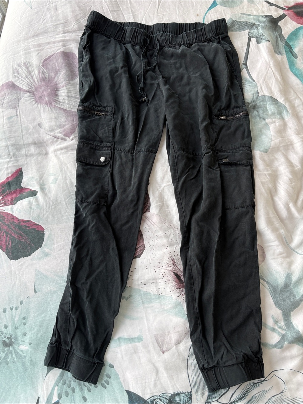 Women's Black Cargo Jogger Pants with Utility Pockets
